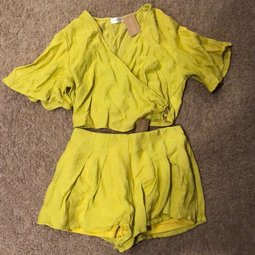 Yellow Vestique Boutique Set